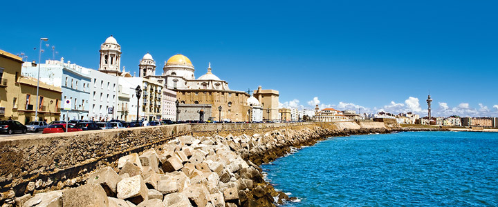 Die Küste Westeuropas zählt zu den abwechslungsreichsten Regionen unseres Kontinents. Hier treffen glamouröse Weltmetropolen auf idyllische Fischerdörfer.